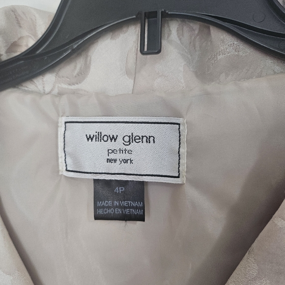 Willow Glenn floral dress - Picture 2 of 3